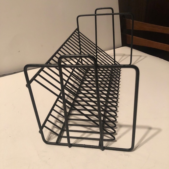 Vintage 1990s CD stand, black heavy wire holds 25 CDs, Organize your CD’s - Picture 4 of 8